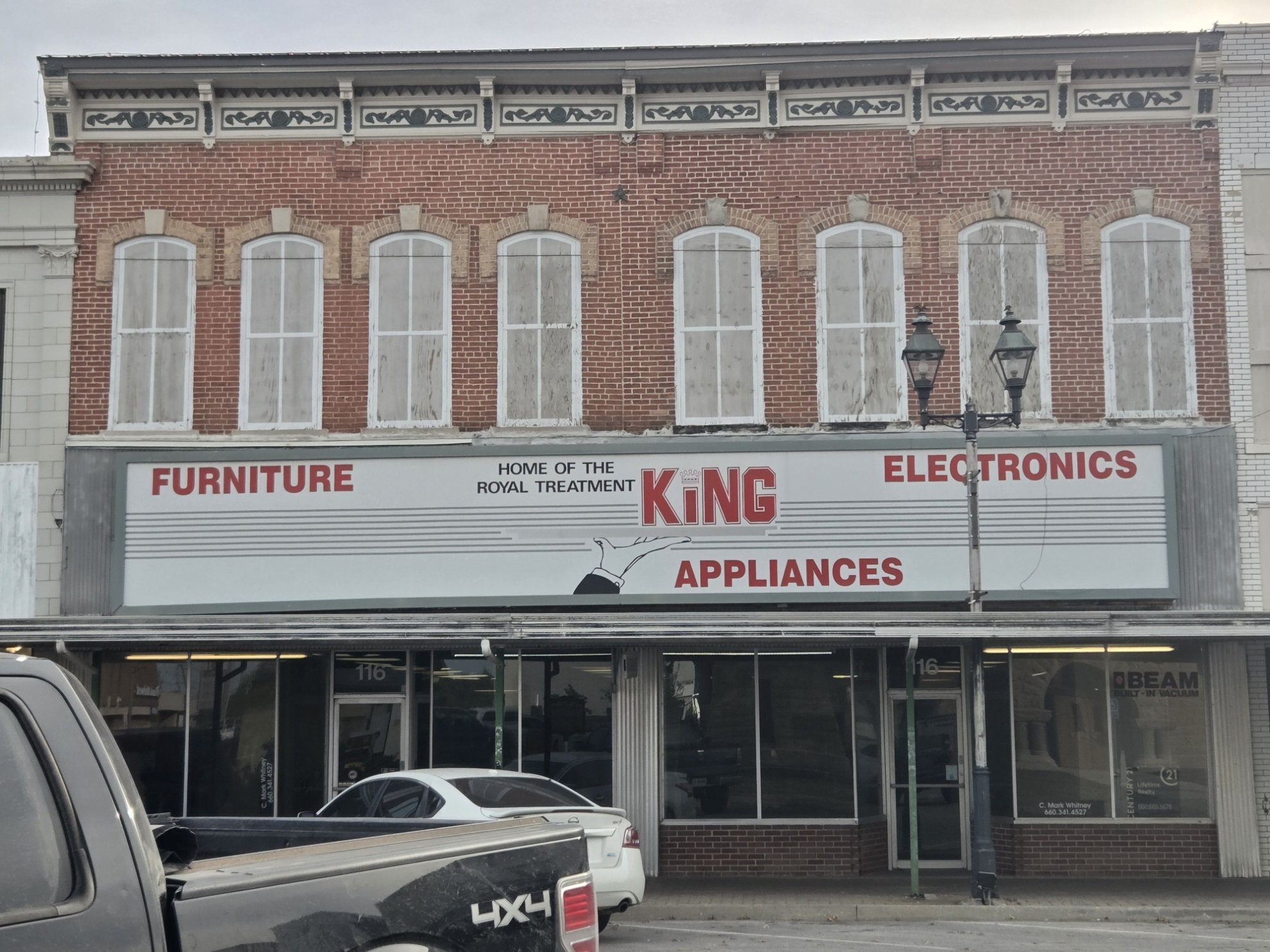 King's Furniture: Former storefront on the Kirksville square, closed 2024.
